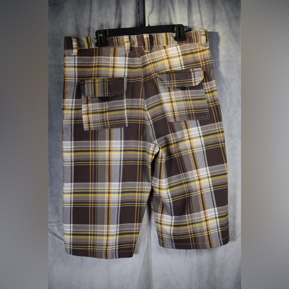 Vintage Bugle Boy Plaid Bermuda 90's Flat Front Shorts Size 38 - Picture 2 of 4